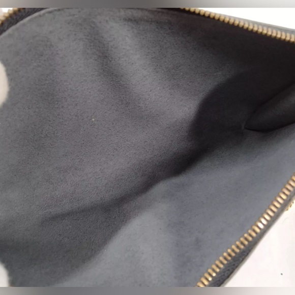 EUC Louis Vuitton LV Pochette Accessory Pouch Handbag with COA, box and dust bag - Picture 11 of 13